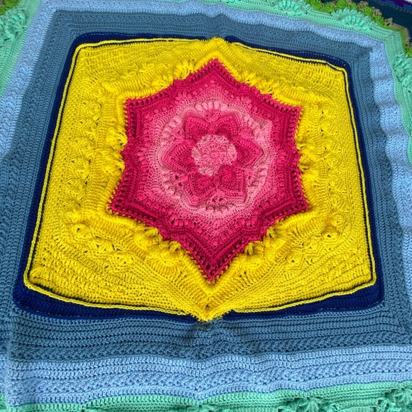 HANDMADE crocheted afghan in multiple colors. - Picture 4 of 4